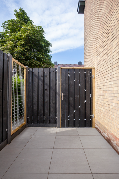 Roermond-S-deur 200x100 cm Zwart gespoten Detail - Paviment.nl