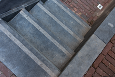 Bluestone bloktNeem contact op voor de levertijde met anti-sliprand 100x35x15 cm Antraciet Bluestone bloktNeem contact op voor de levertijde met anti-sliprand 100x35x15 cm Antraciet