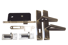 RVS inbouwslotset Lang voor deuren op stalen frame inbouwmaat 17 cm RVS inbouwslotset Lang voor deuren op stalen frame inbouwmaat 17 cm