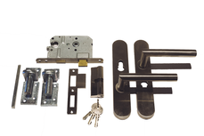 RVS Inbouwslotset Luxe voor deuren op stalen frame inbouwmaat 13 cm RVS Inbouwslotset Luxe voor deuren op stalen frame inbouwmaat 13 cm